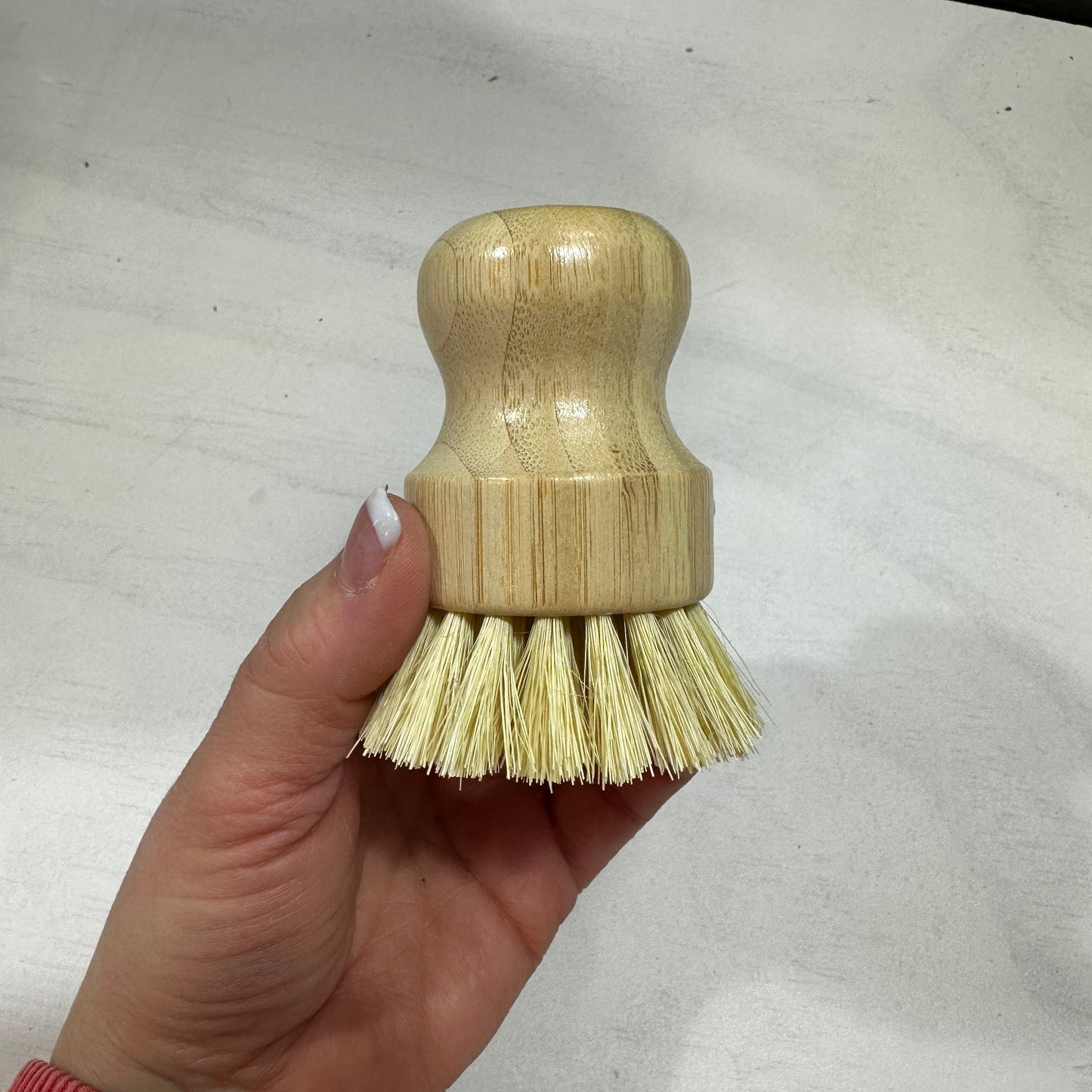 MAKE NICE COMPANY – SCRUBBER BRUSH