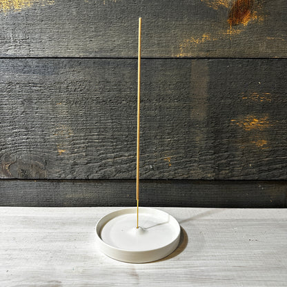 CERAMIC ROUND INCENSE HOLDER